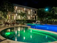 Hotel Amira - Pools