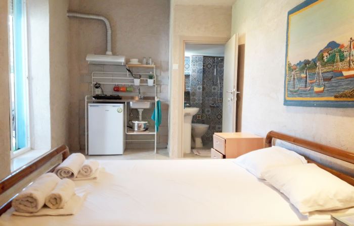 Artemis Studios & Apartments