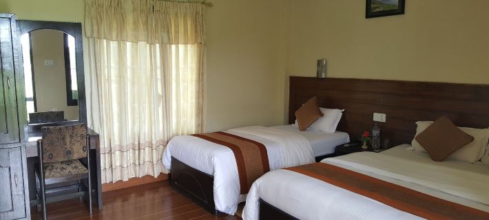 Chitwan Village Resort โรงแรมในซอราฮา