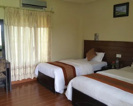 Chitwan Village Resort Hotels in Sauraha