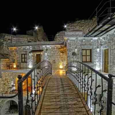 Risus Cave Suites Hotel Exterior