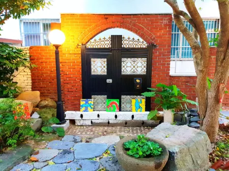 Gallery Family Hotel Отели рядом со станцией Mokpo Station