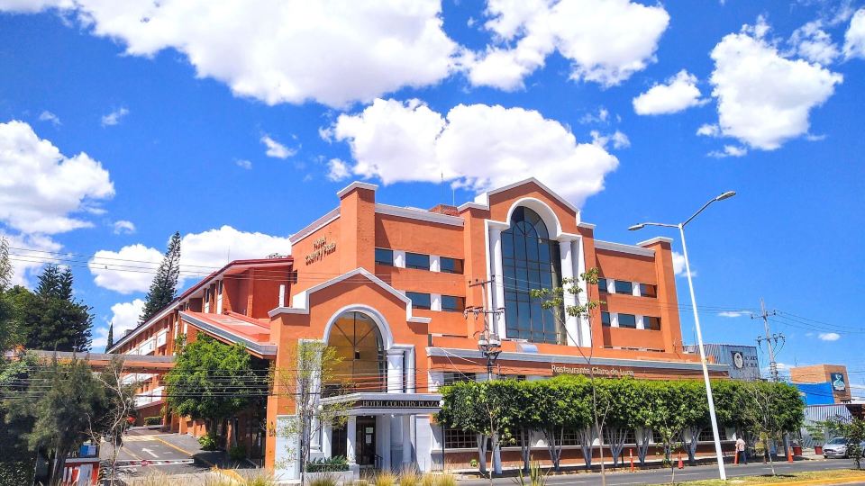 Country Plaza