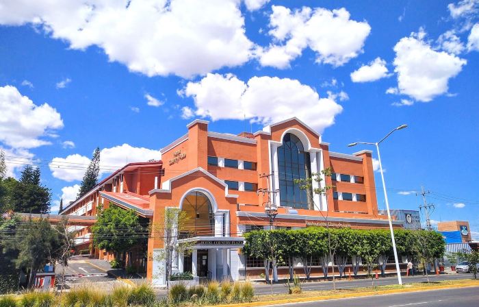 Country Plaza