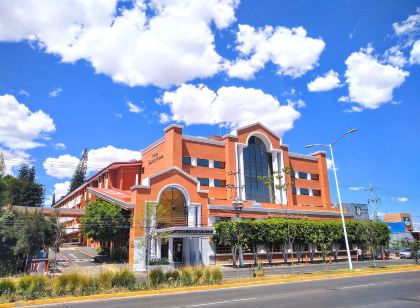 Country Plaza