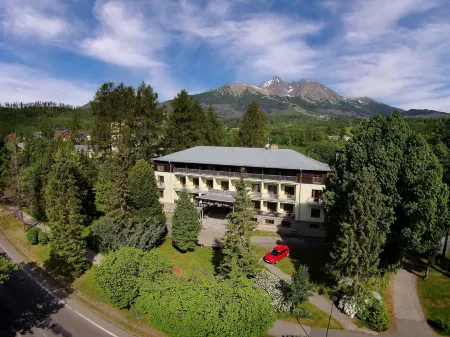 Aplend Hotel Lujza Major Отели рядом с достопримечательностью «High Tatras»