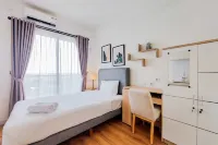 Warm and Simply Studio Apartment at Sky House BSD