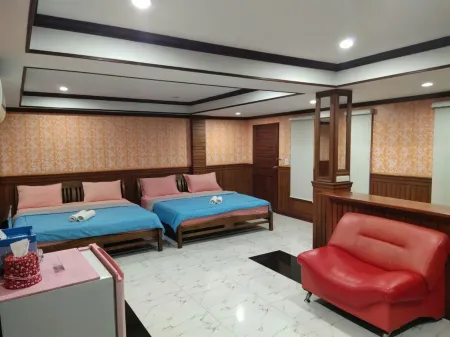 Tree House Chachoengsao Отели в г. Chachoengsao