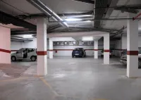 Hotel Puerta de la Luna - parking