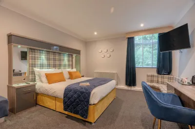 The Whitehall Hotel & Distillery Hotels in Север Тертон