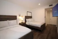 Los Angeles Deluxe Suites with Free Parking