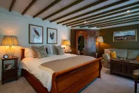 High Corner Inn Hotels in Ringwood