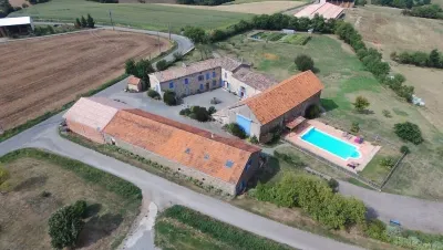 Gîtes & Chambres d'hôtes Peyrecout Hotels in Laparrouquial