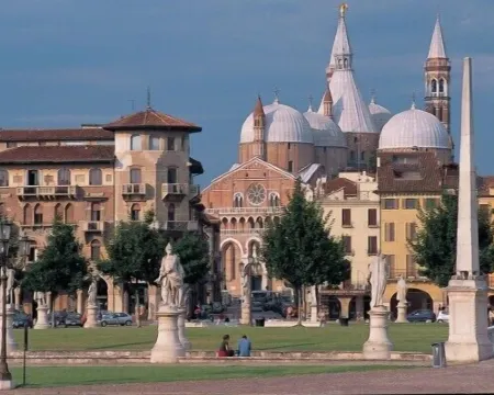 ル キャンプ スイート & スパ パドバのホテル