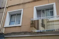 Neptuno Apartments Отели рядом с достопримечательностью «Refugio Antiaereo Parque Dalmau»