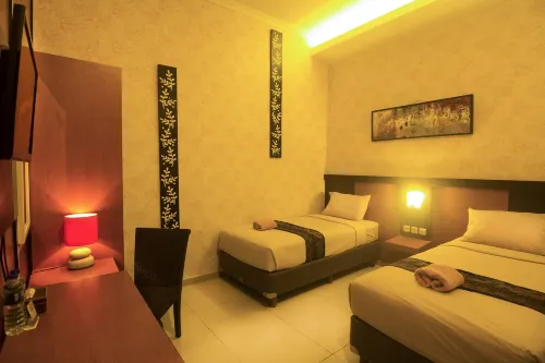Savita Garden Inn - parkir