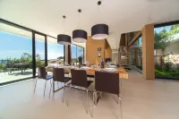 Golden Rays Luxury Villas & Apartments - Uima-altaat