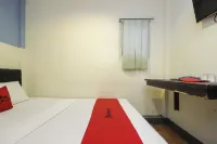 RedDoorz Near Bethesda Manado Hotels in Sario