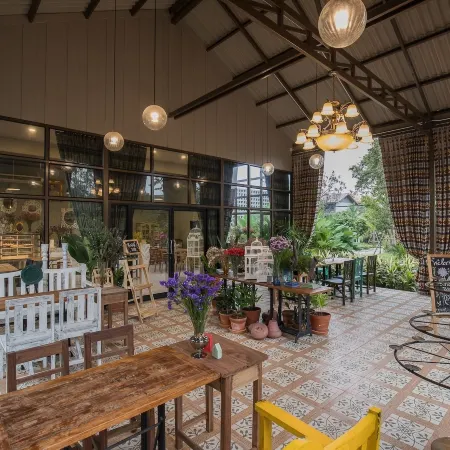 Thanburi Resort