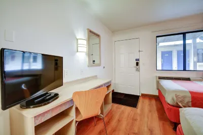 Motel 6 Southington, CT - Hartford فنادق في بريستول