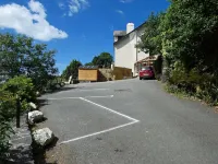 Bryn Melyn Apartments - parking