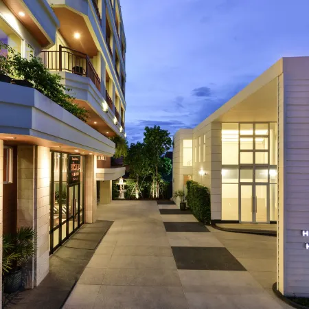Hisea Huahin Hotel Отели рядом с достопримечательностью «Ночной базар Хуа Хина Бун Чалерн»