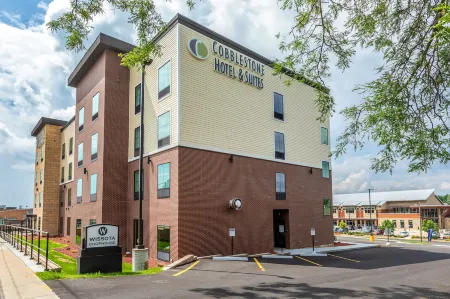 Cobblestone Hotel & Suites Hartford Отели рядом с достопримечательностью «The Pour House»