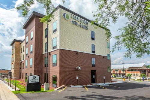 Cobblestone Hotel & Suites Hartford Hotels in West Bend