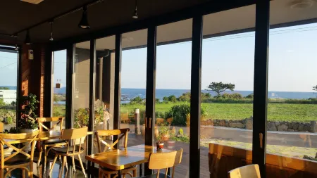 Joyuam Pension Отели рядом с достопримечательностью «Привет, остров Китти»