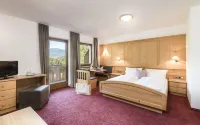 Hotel Weisses Rössl - Cavallino Bianco Hoteles cerca de Val di Funes
