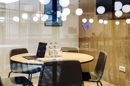 آير رومز روم إيربورت باي هيلوسكي مرافق الأعمال Photos