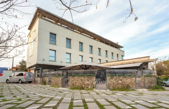 赫羅納帕勞酒店