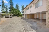 Clifford Park Motor Inn Hotels in Newtown