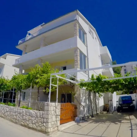 Vila Lacman
