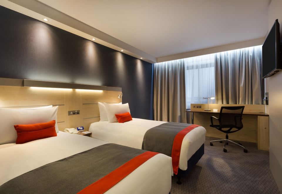 Holiday Inn Express Folkestone Channel TunnelOver view