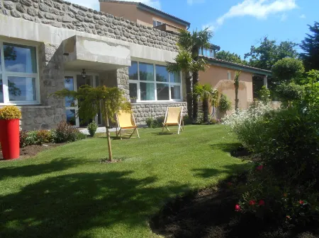 Chambres d'Hotes les Palmiers Отели в г. Ардеш