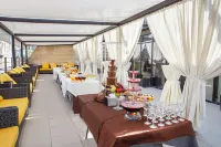 Ambassador Hotel - Desayuno