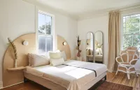 Dreamers Bnb Hotels in Wilmington
