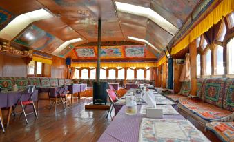 Machermo Lodge & Bakery