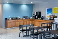 Days Inn & Suites by Wyndham Santa Rosa Hotels in 