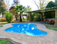Ardmore Guest Farm - Pools
