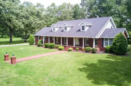 Cedar Grove Inn Отели в г. Уилсон