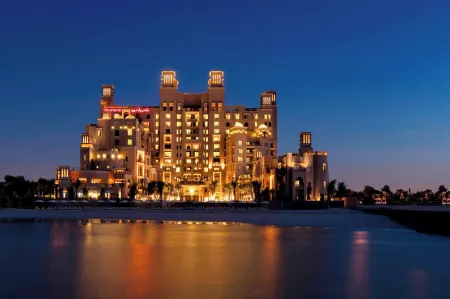 Sheraton Sharjah Beach Resort & Spa Отели рядом с достопримечательностью «Heart of Sharjah»