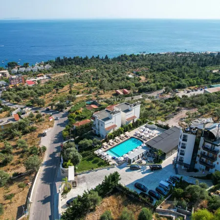 Blue Boutique Hotel Отели рядом с достопримечательностью «Пляж Паласа»