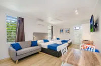 Beach House Motel فنادق في North Ward