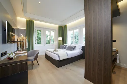 Messori Suites - Bed and Breakfasts