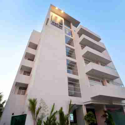 The Beach Apartments Hotel Exterior