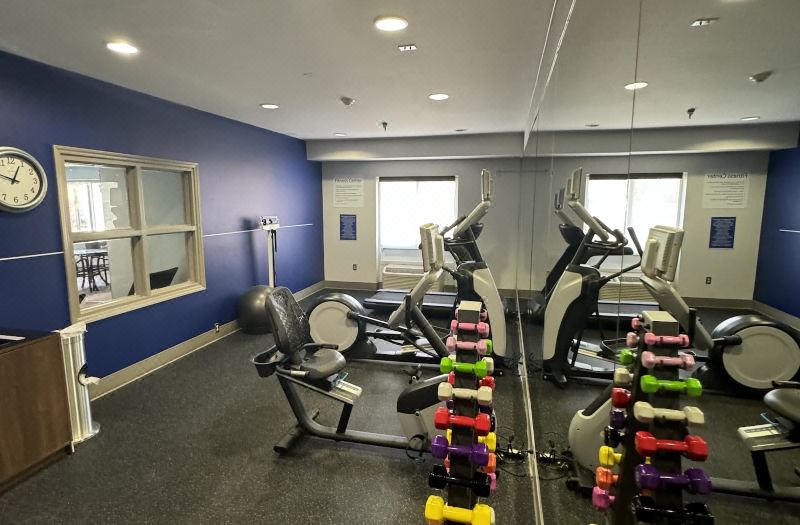 Holiday Inn Express Hotel & Suites Cullman, an IHG Hotel photo 3