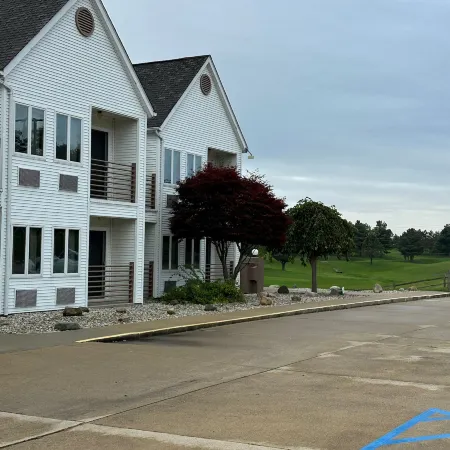 Lakeview Hills Country Club & Resort