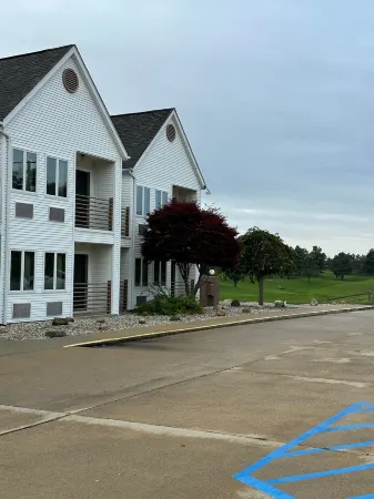 Lakeview Hills Country Club & Resort Отели в г. Порт Санилак